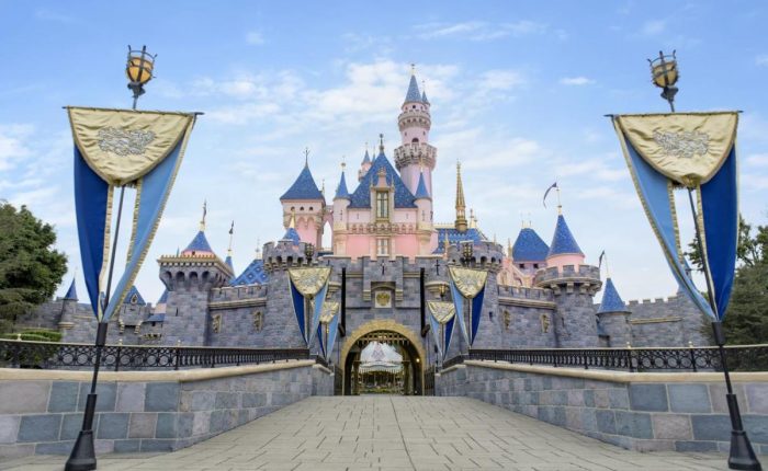 Disfruta del Parque Disneyland y del Parque Walt Disney Studios en un día mágico.