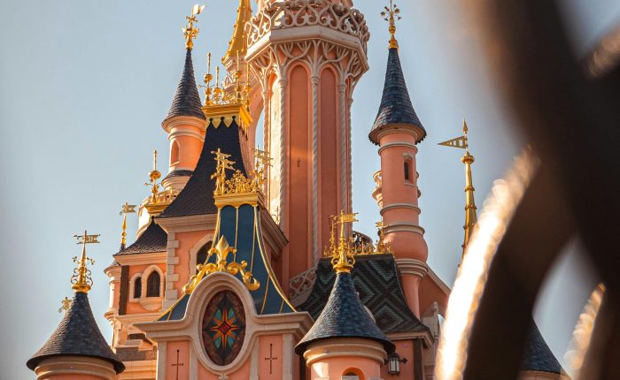 How to get from Charles de Gaulle Airport to Disneyland Paris