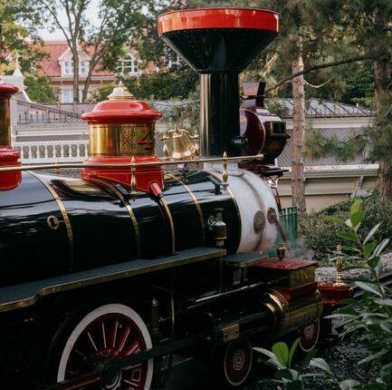 How to visit Disneyland Paris from Paris by train